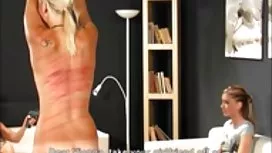 Chienne blonde jeune chaude ouvre son video sexe jeune et mature anal anal
