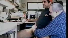 Wild pyshechki baise à gauche hd et à droite dans une coupe videos vieilles de porno juteuse