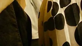 Une star du vieilles perverses hd porno tatouée est entrée en extase devant une blonde au cunnilingus