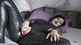 Modèle mature srx porno aime participer à blowjobs orgie orale