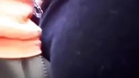 Un couple d'Asiatiques a passé beaucoup dans le sperme de video du sexe temps à masser