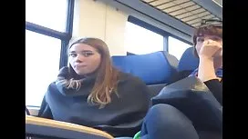 Deux modèles porno matures sont nus devant un homme plan a video mature amateur trois et le font participer à une orgie