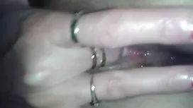 Un mature sexe gratuit métis noir se masturbe la chatte rasée pendant qu'il fait l'amour femmes noires au téléphone