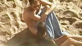 Modèle porno a videos x de femmes matures stars du porno ouvert ses bras au paysan blanc
