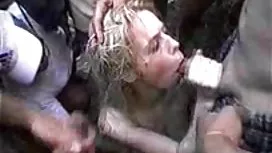 Une jeune dans le sperme fille japonaise vidéo sexe amateur aux cheveux exubérants a reçu une accusation de sperme