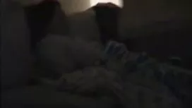 Jeune ex mature fille emo aux cheveux verts baise un mec jeune sur le lit