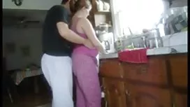 Beauté huilée obtient chatte humide collée sur une video sexe mature gratuite fétiche grosse bite