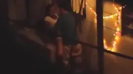 L'épouse doigte dans le sperme très bien un membre des pieds de son sexe mature en video mari