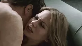 Une fille blonde caresse beautés ses seins femme mature porn magnifiques