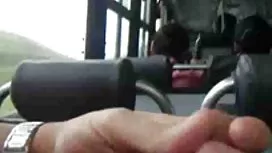 Jeune salope lascive video gratuite sexe hard suce les brunes une bite et est prête à en avoir une dans la chatte et le cul