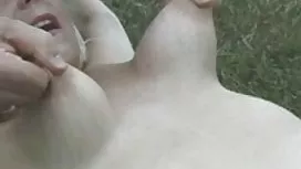 Modèle porno apparaît devant sexe de 1-go face vous seulement en culotte et video de vieilles soutien-gorge
