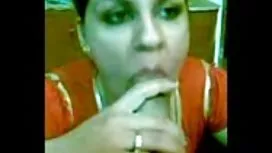 Sexy jeune sexe avec des femmes mures beautés étudiante séduit l'enseignant lors d'une baise dans le public