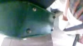 La blonde vient d'emménager dans un nouvel appartement et n'a pas été autorisée à dormir par sa voisine qui écoutait bruyamment de la musique. Elle est ensuite allée tube for mature comprendre ce qui se passait et, après avoir bu du champagne avec lui, elle s'est livrée à son pénis sous-vêtement grumeleux tremblant avec des seins chics.