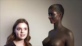 Superbe nana latine video hard aux gros seins avec une gros seins chatte rasée et humide