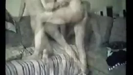 Une belle roumaine tire la chatte avec un mature sex porn jouet sexuel et caresse en stars du porno même temps son corps magnifique