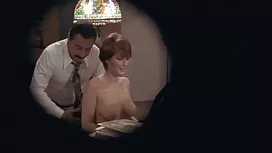 La bite fellation du videos x de femmes matures mari permet à la jeune femme à lunettes de se sucer et de jouir sur son visage