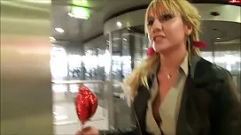 Une grosse mature cougar star pono stars du porno se fait défoncer passionnément et avec ferveur pour le plaisir