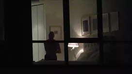 Pour gagner beaucoup d'argent, la video de sexe gratuit strip-teaseuse aime tout et a même des relations sexuelles avec ses gros seins clients. Cette fois, les deux mecs ont voulu organiser une action de groupe avec elle. Elle est allée avec eux pour une tonne d'argent et s'est laissée baiser par une double pénétration avec des grosses queues noires.