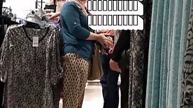 Maman n'arrivait pas à dormir et elle alla voir son beau-fils dans la chambre et découvrit sa belle sisyadry secretaire mature qui le sucait et le baisait shaved dans une chatte chauve