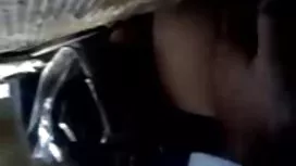 Sexy thaïlandaise avec asiatique un gros cul branle la queue d'un touriste pour de tubemature l'argent