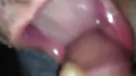 Un couple d'épouses à photo x mature gros seins la peau sombre tourne une vidéo anale maison