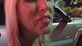Une femme noire prno matur mature organise les amoureux la double pénétration de vibrateurs dans des trous devant la caméra