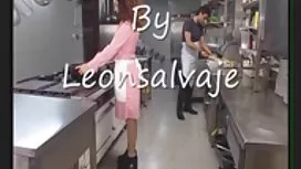 Les amies apprécient leurs tenues et ce qu'elles ont x femme mure sous gros seins elles