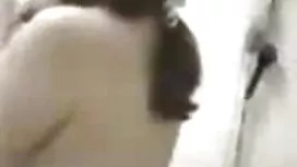 Le mari remplace la main de Dick dans porno maison le cul mature femme sex de la femme
