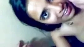 Femme femme mure video x a mis le vibrateur de côté gros seins pour le sexe