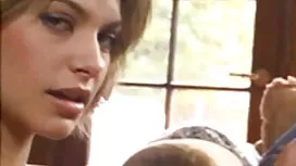 Teen Britney Spears suce vieille baise la bite d'un homme avec les amoureux beaucoup de désir et de passion