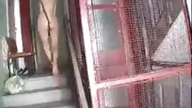 La Fifa a indiqué qu'elle était contente que le soir il soit surpris par une surprise dans la chambre et se rende à la salle les brunes de bain pour se laver les seins et la chatte vêtue video star sexe de lingerie blanche sexy.