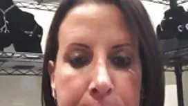 Modèle porno mature avec des lunettes hot mature porn préfère stars du porno la migration du phallus de sa chatte à sa bouche et son dos